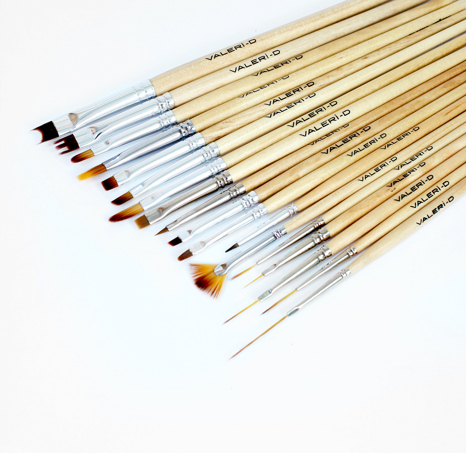 Кисти для дизайна и моделирования ногтей