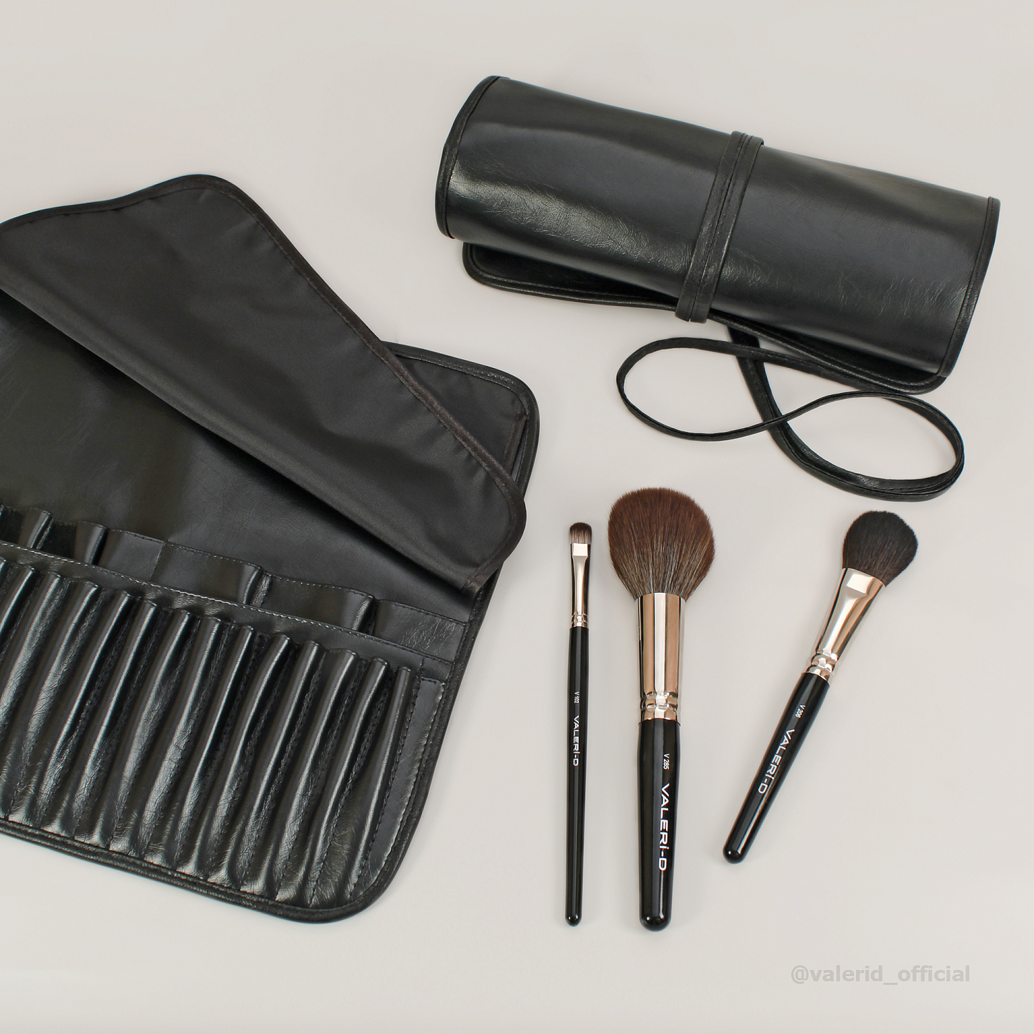 Вместимые и удобные чехлы (футляры) для ваших кистей